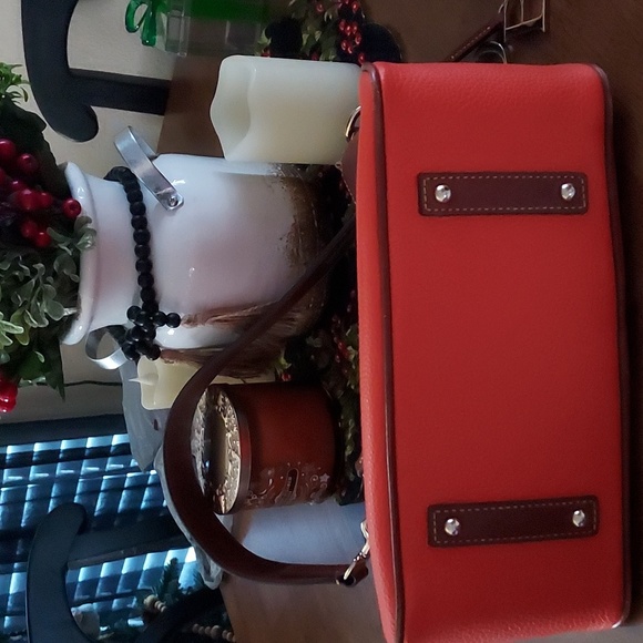 Dooney and Bourke medium hobo handbag - Picture 4 of 6